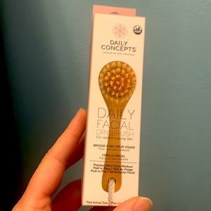 Daily Concepts Facial Dry Brush